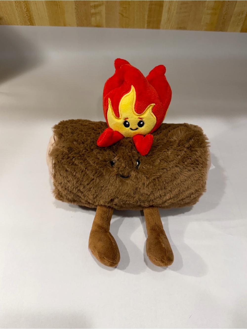 GiggleScape Yule Log 7-Inch Plush